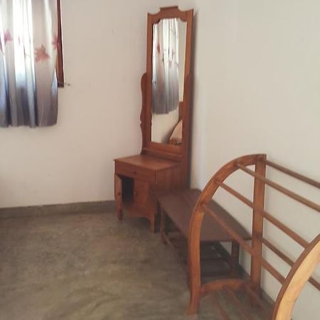 Lokuge Grand Resort Kataragama Luaran gambar