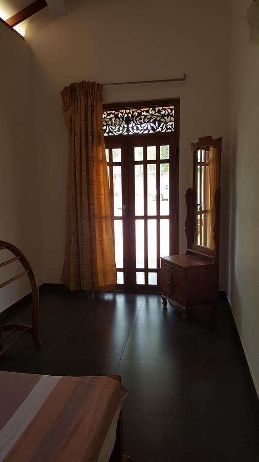 Lokuge Grand Resort Kataragama Luaran gambar