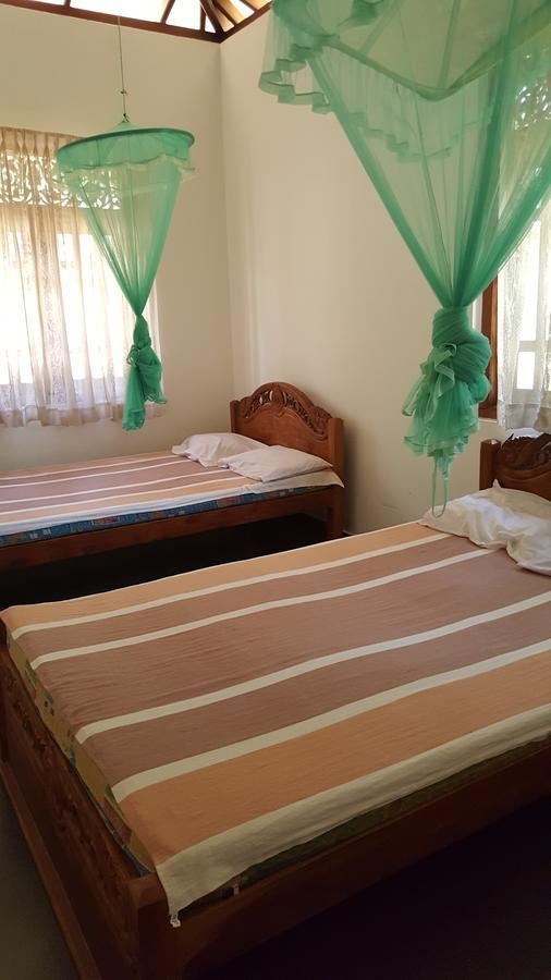 Lokuge Grand Resort Kataragama Luaran gambar