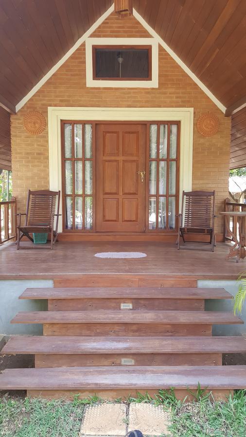 Lokuge Grand Resort Kataragama Luaran gambar